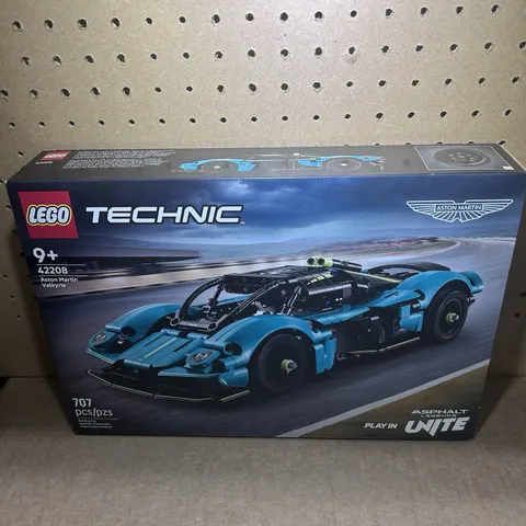 LEGO Technic 42208 Aston Martin Valkyrie - Asphalt Legends Unite (5539) New