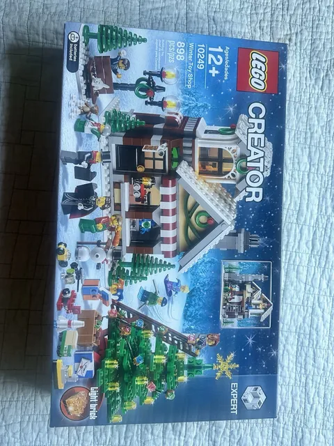 LEGO CREATOR 10249 Winter Toy Shop NEW /SEALED (CLEAN)