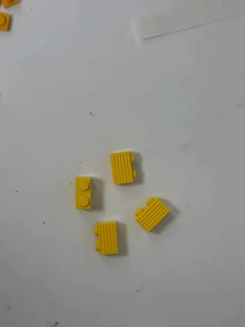 LEGO- Brick, Modified 1 x 2 with Grille / Fluted Profile YELLOW 2877