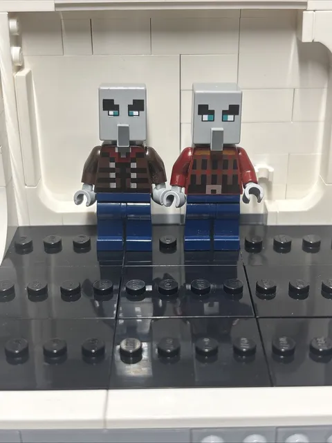LEGO Minecraft Minifigures Lot of 2 Villager Farmer