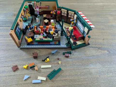 LEGO Ideas: Friends Central Perk (21319) LEGO Set Incomplete No Manual