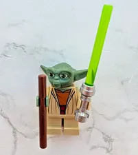 LEGO® Minifigure sw0219 - Yoda, Star Wars The Clone Wars (green hand missing)