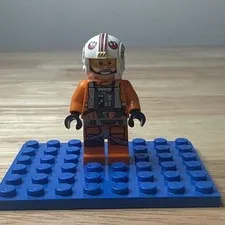 LEGO Star Wars Luke Skywalker Pilot Minifigure sw1139 Authentic