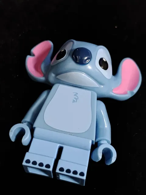 Retired 2016 Lego Minifigure Stitch, Disney