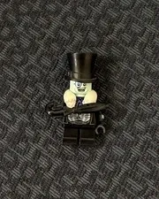 LEGO Sh0314 - The Penguin - White Fur Collar, Black Suit, Smile, Umbrella