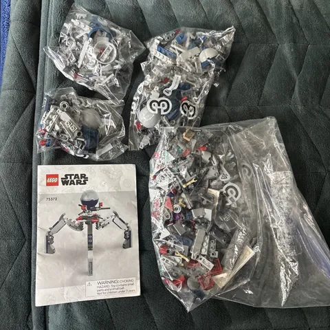 LEGO 75372 Star Wars Clone Trooper Battle Droid Battle Pack Parts and open bags