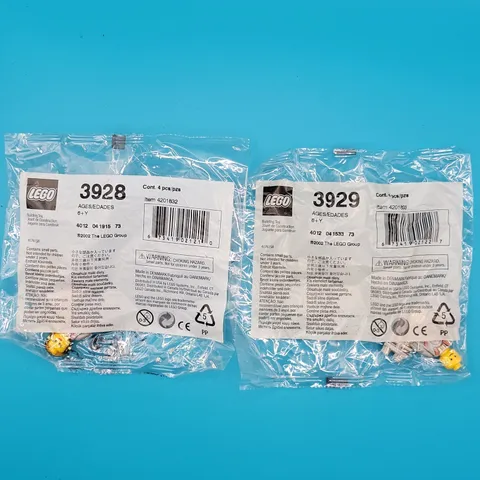 2 NEW Rare Factory Sealed LEGO Minifigs 3928 & 3929 Astrobot Minifigures 2002
