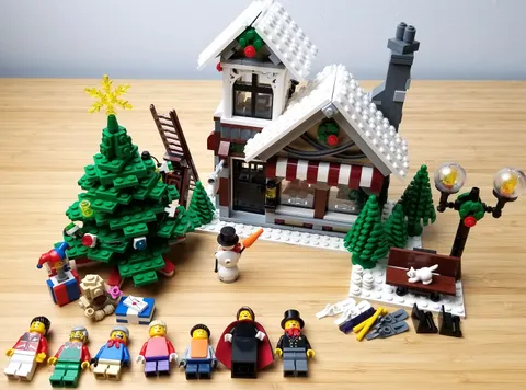 LEGO Creator 10199 Winter Toy Shop Complete Holiday Village