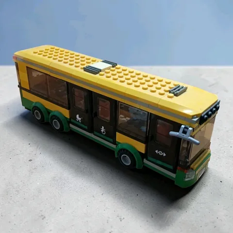 LEGO City Bus 60154 Bus Station Minifigure Retired Vehicle Used