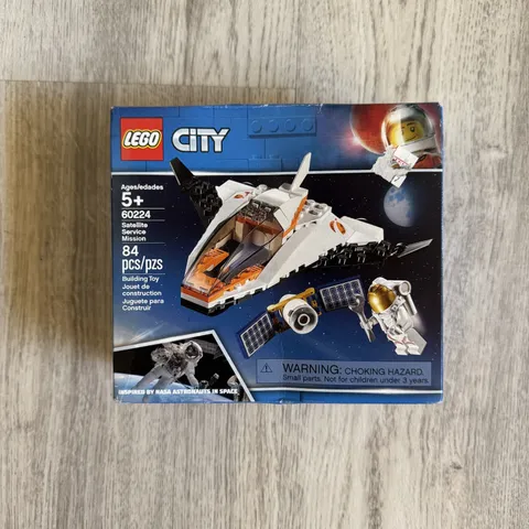 LEGO City 60224 Satellite Service Mission Shuttle Retired Set BRAND NEW SEALED