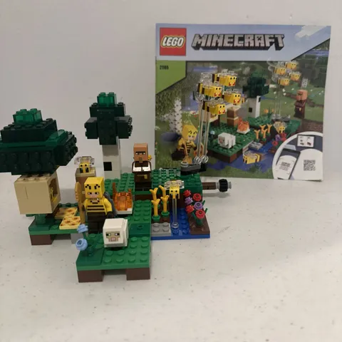 LEGO Minecraft: The Bee Farm (21165) Complete w.Manual