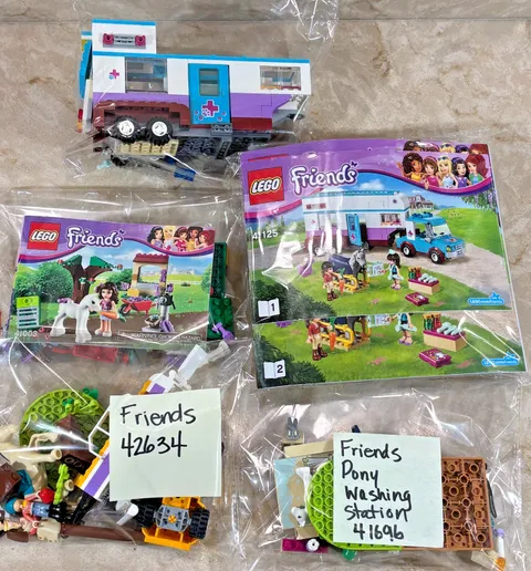 Lego Friends Lot: 41003, 41125, 41696, 42634 Ponies Horses