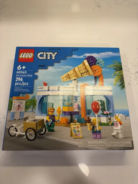 Lego City #60363 - Ice Cream Shop - 296 pieces, NEW & SEALED