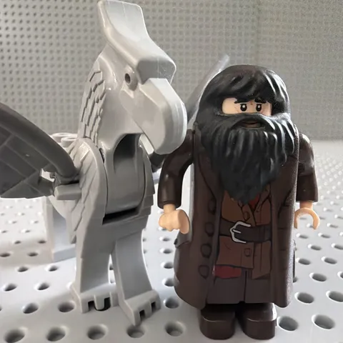Rubeus Hagrid & Buckbeak Minifigure - LEGO Harry Potter 4738 4750 hp111