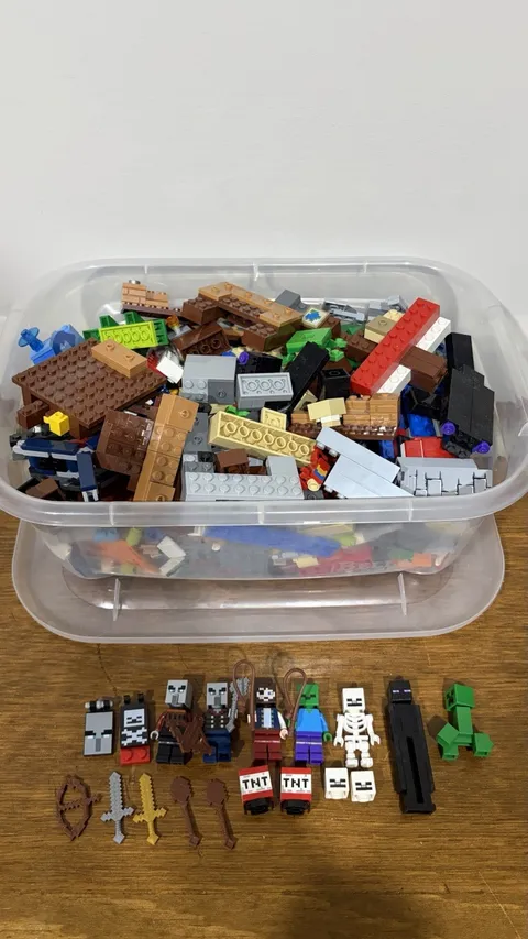 Lot Of LEGO Bricks & Minifigs - Lots Of Minecraft! 3+ Lbs