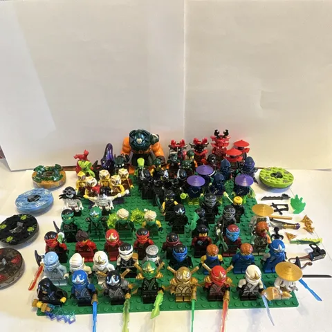 LEGO Ninjago Ninja Minifigure Lot w/ Weapons & Accessories. 70 Rare Minifigures