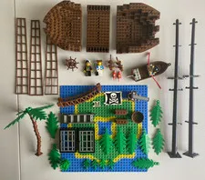 Lego Vintage Assorted Pirate Pieces 6270, 6274; 1989- Preowned
