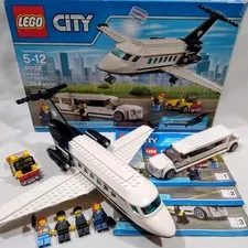 🔥LEGO 60102 Airport VIP Service 100% Complete w/ Minifigures Instructions & Box
