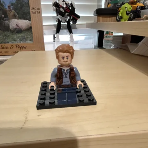 LEGO Minifigure Owen Jurassic world with bike good con