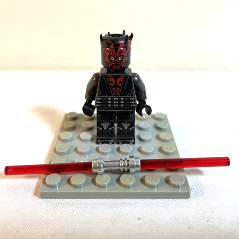 LEGO DARTH MAUL Minifigure - Star Wars Sith - Red Lightsaber
