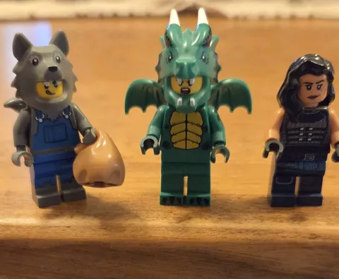 Lego Wolf Green Dragon Costume Guy Minifigure 71034 CMF Series 23 Cara Dune Lot