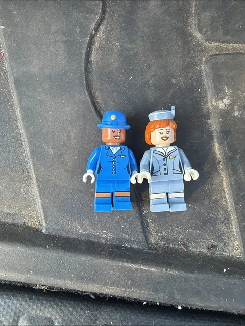 Lego Minifig lot of 2 Pan Am