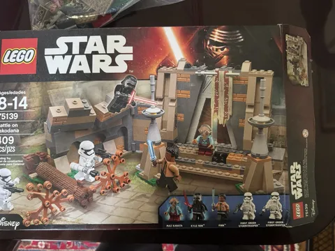 LEGO Star Wars 75139 Battle on Takodana Incomplete As Is with Minifigures