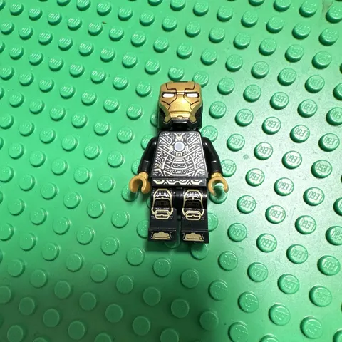 LEGO MARVEL SUPER HEROES Mark 41 Armor Trans Clear Head Minifigure sh567 Z12