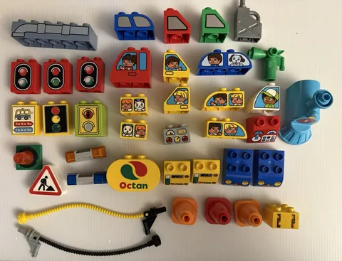 Lego DUPLO Transportation Related & Printed Bricks - See Pics - Traffic Lights +