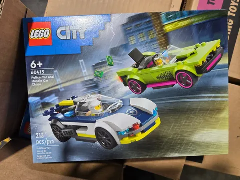 LEGO CITY: Police Car and Muscle Car Chase (60415)