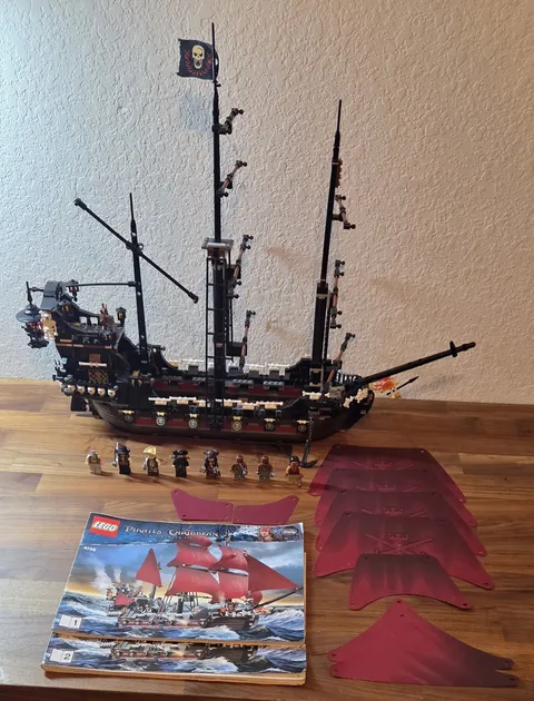 LEGO Pirates of the Caribbean: Queen Anne's Revenge (4195) - *Read Description*