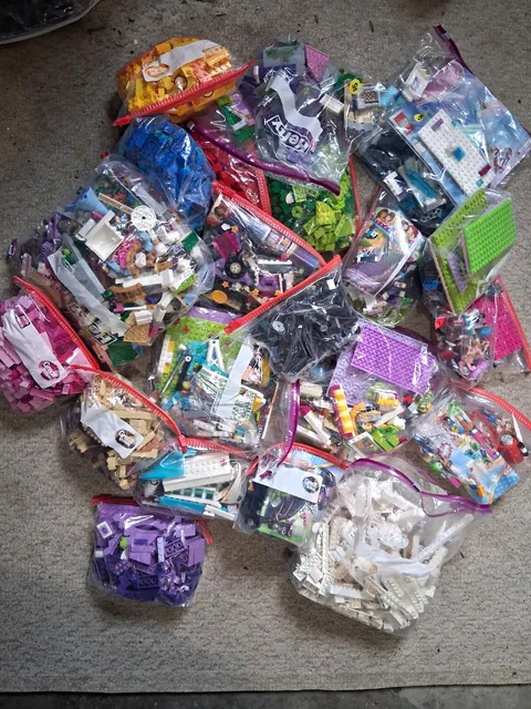 LEGO Bulk Mixed Pieces & Some Sets. Read Description.