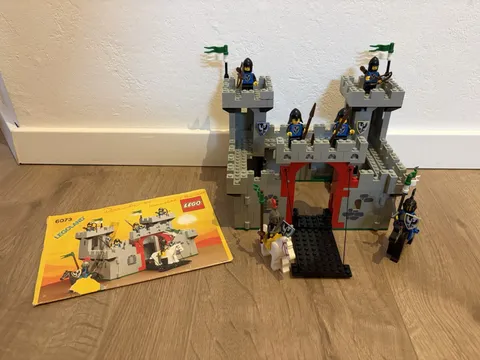 LEGO - Knight's Castle / Falcon Knights Castle - 6073 - Complete - 1984