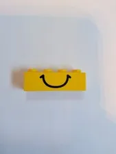 Lego x1 Yellow x4 Brick, Smile Pattern, 3010p01 (028-102)