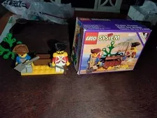 LEGO Pirates: Pirates Plunder (6237)