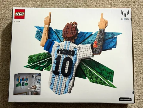 LEGO Editions Lionel Messi - Celebration 43018 Complete Set 1427 Pieces Ages 14+