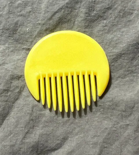 Vintage Jem and the Holograms Barbie Comb yellow round Bratz chelsea my little p