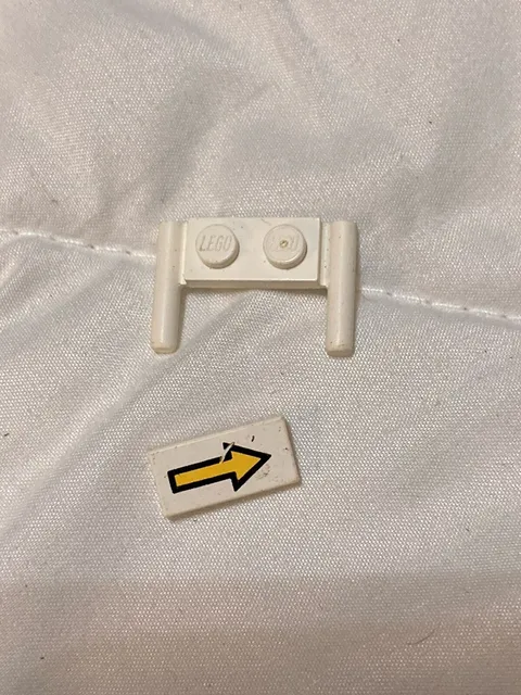 Lego 3839 1X White Plate Sign W Yellow Arrow 1 x 2 with Handles