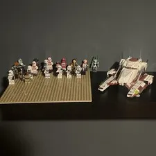 SHOOT ME AN OFFER Lego clone wars items , builds minifigs etc. send me an offer