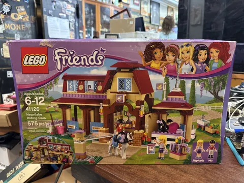 LEGO FRIENDS: Heartlake Riding Club (41126) New SEALED  Box Dinged