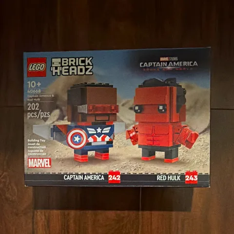 LEGO BRICKHEADZ Marvel Captain America & Red Hulk 40668 202pcs 10+
