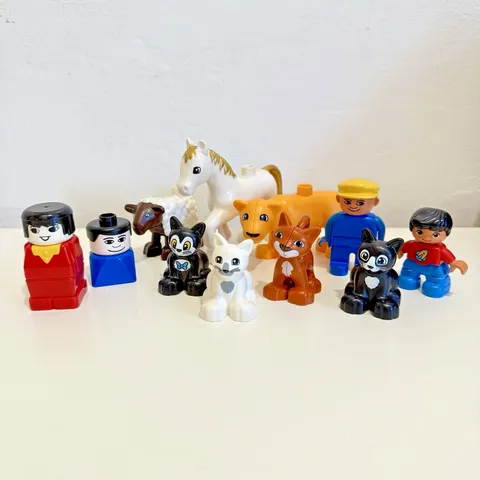 Lego Duplo Animal Lot 11pc Vintage Figaro Cat People Horse Sheep Lioness Figures