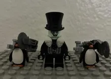 LEGO The LEGO Batman Movie 70909 sh531 Penguin Minifigure and Duckmobile (Desc)