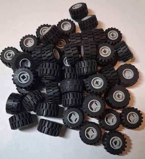 B-1 Lego Lot 44 Light Bluish Gray Wheel Offset Tread 6014bc01 4891 7743 7733