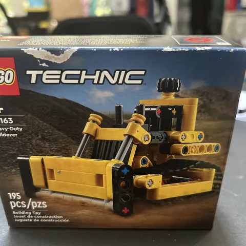 LEGO TECHNIC: Heavy-Duty Bulldozer (42163)