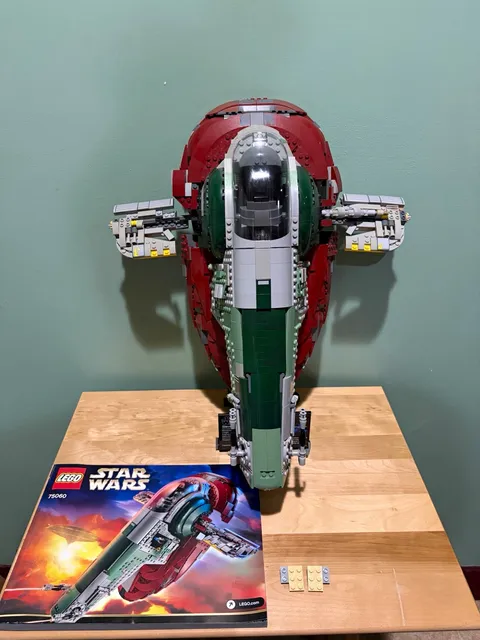 LEGO Star Wars 75243 Slave 1 20th Anniversary Edition + Display Stand + Booklet