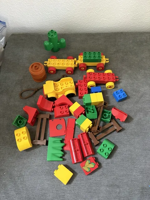 Lego Duplo Farm Ranch Lasso Bricks Farm Fence Cactus, Train Car LOT