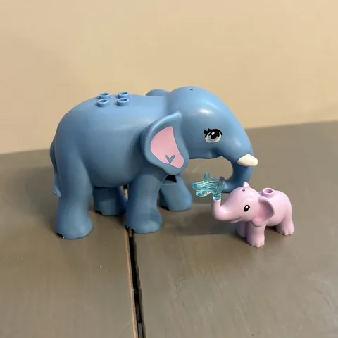 LEGO Friends Lot Of 2 Elephants Figures Blue Purple Animal Mom And Baby Lavender