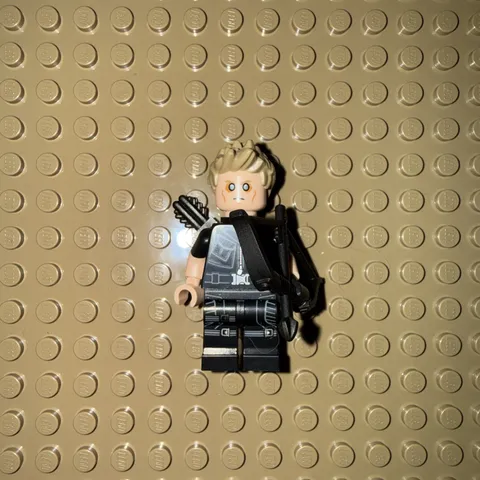 LEGO 76354 Marvel S.H.I.E.L.D. Helicarrier Hawkeye Minifigure