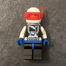 Lego Ice Planet - Female (Doctor Kelvin)